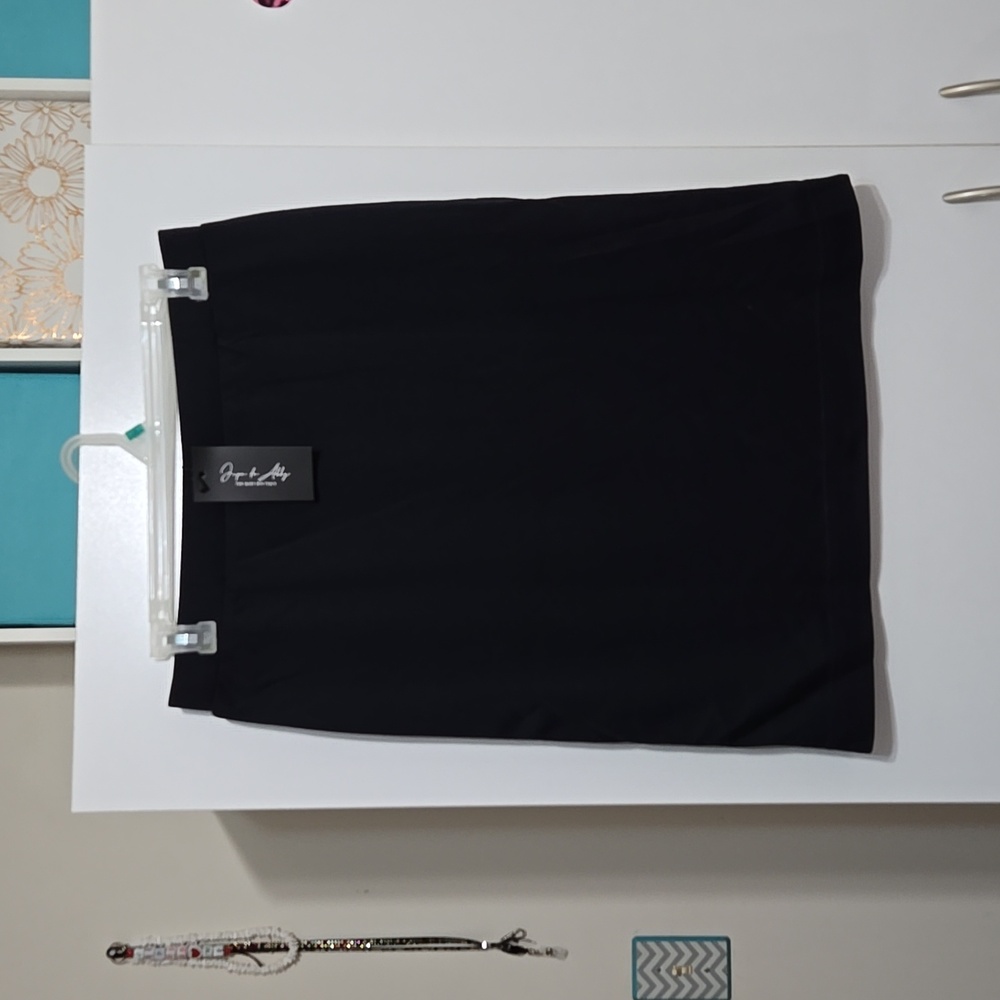 NWT 24 inch Modest Black Knee-length Skirt